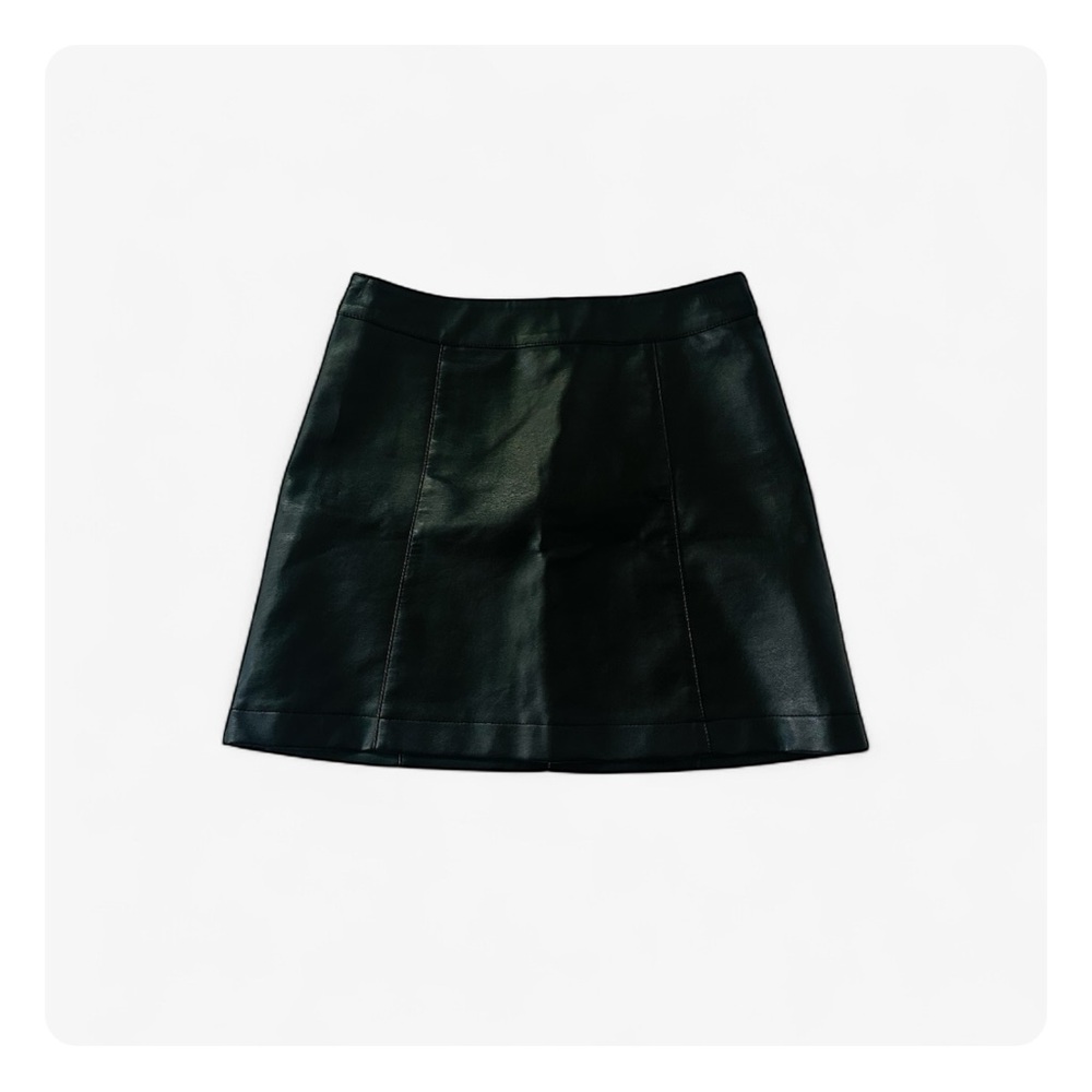 ★ NWOT Forever 21 Faux Leather Mini Skirt - Black ★